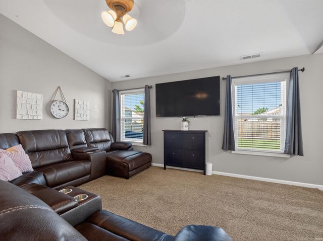 2423 Grand Canyon Corridor, Fort Wayne, IN 46808