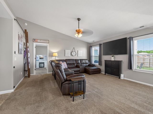 2423 Grand Canyon Corridor, Fort Wayne, IN 46808