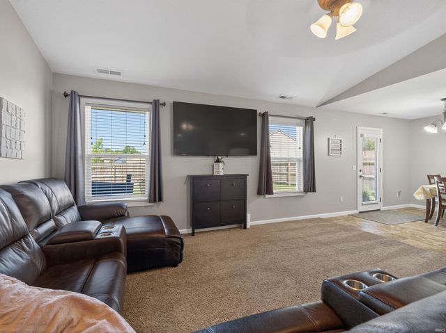 2423 Grand Canyon Corridor, Fort Wayne, IN 46808