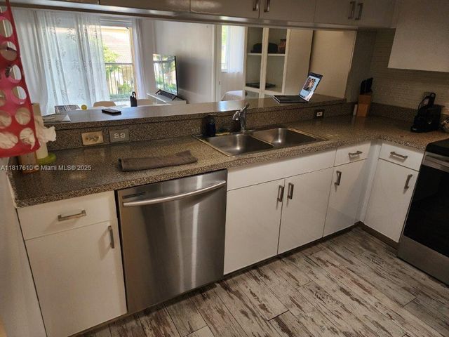 460 S Park Rd 6-209, Hollywood, FL 33021