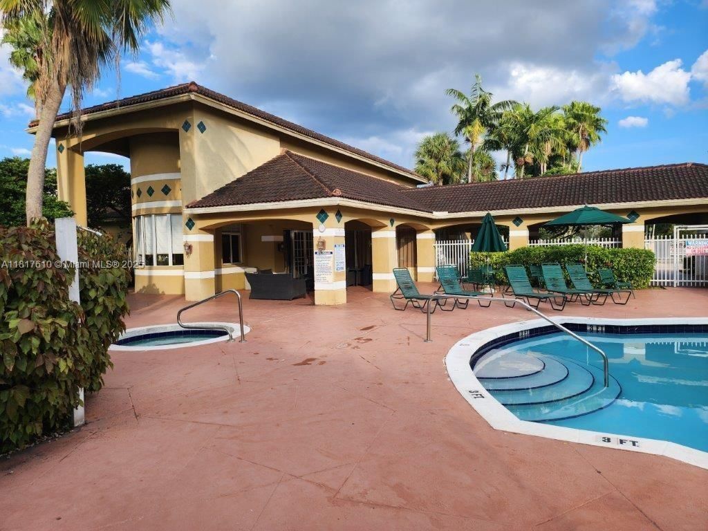 460 S Park Rd 6-209, Hollywood, FL 33021