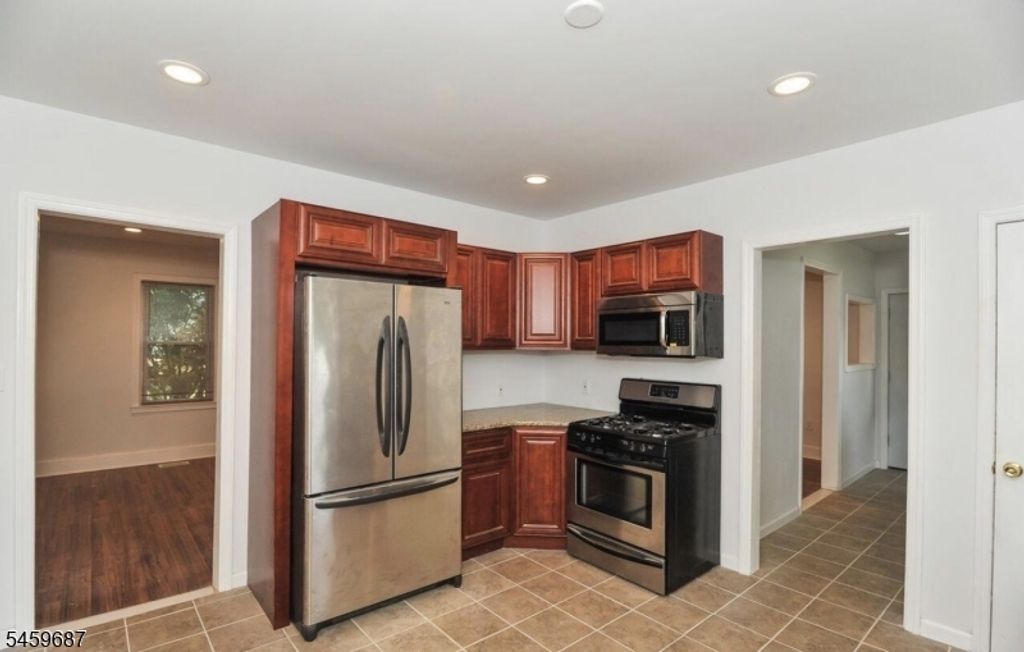 280 Seneca Pl 2, Plainfield City, NJ 07062 — photo 5