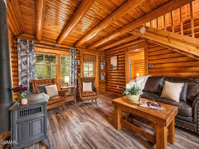 154 Smoky Mountain Way, Sevierville, TN 37876