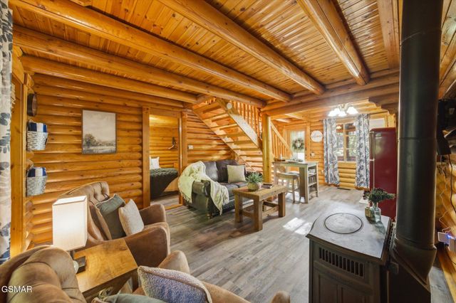 154 Smoky Mountain Way, Sevierville, TN 37876