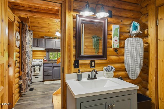 154 Smoky Mountain Way, Sevierville, TN 37876
