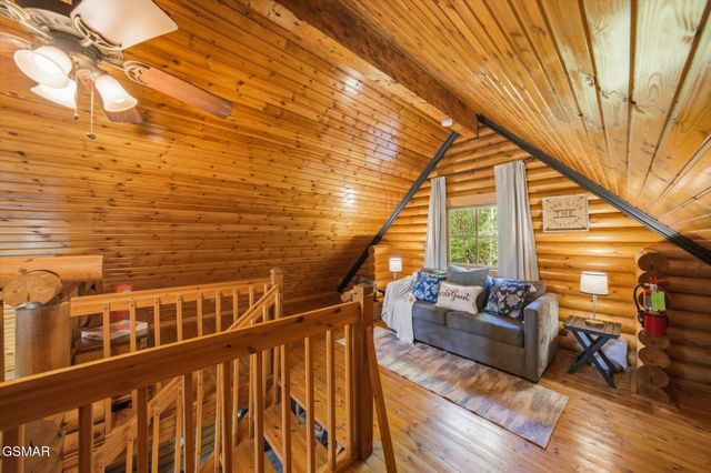 154 Smoky Mountain Way, Sevierville, TN 37876