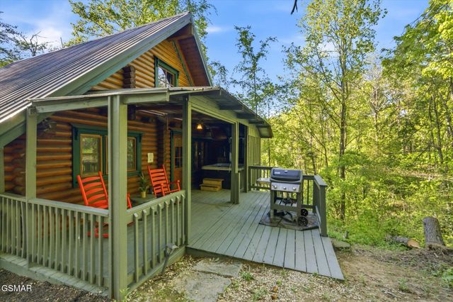 154 Smoky Mountain Way, Sevierville, TN 37876