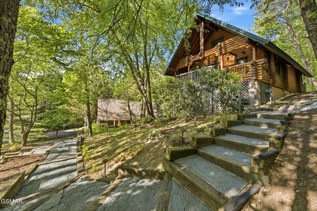 154 Smoky Mountain Way, Sevierville, TN 37876