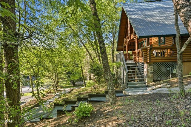 154 Smoky Mountain Way, Sevierville, TN 37876