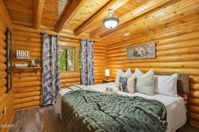 154 Smoky Mountain Way, Sevierville, TN 37876