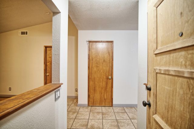 2507 E Parker Court, Visalia, CA 93292