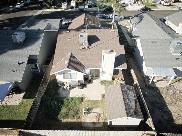 2507 E Parker Court, Visalia, CA 93292