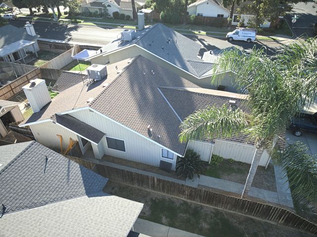 2507 E Parker Court, Visalia, CA 93292