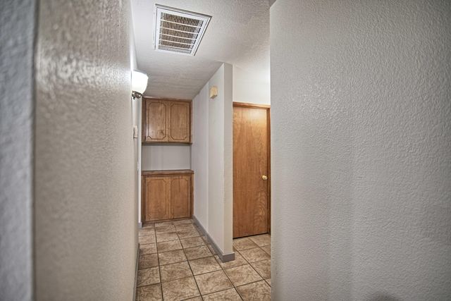 2507 E Parker Court, Visalia, CA 93292