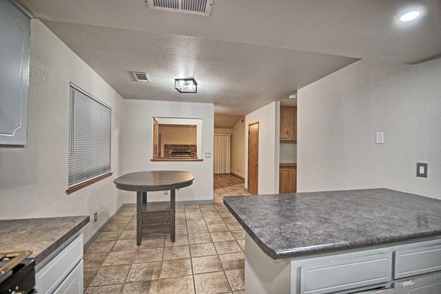 2507 E Parker Court, Visalia, CA 93292