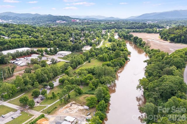 199 Amboy Road, Asheville, NC 28806
