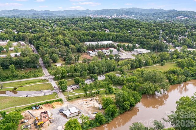 199 Amboy Road, Asheville, NC 28806
