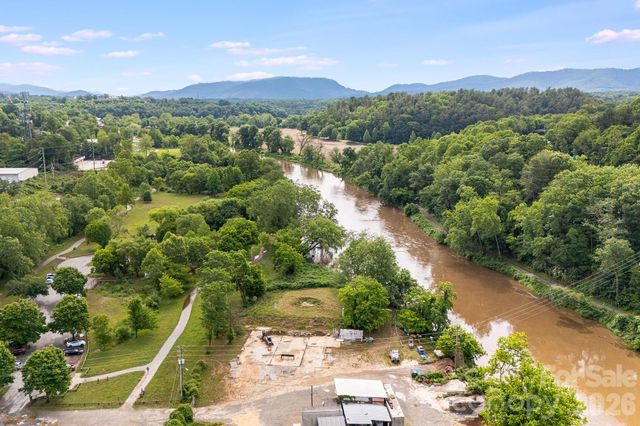 199 Amboy Road, Asheville, NC 28806