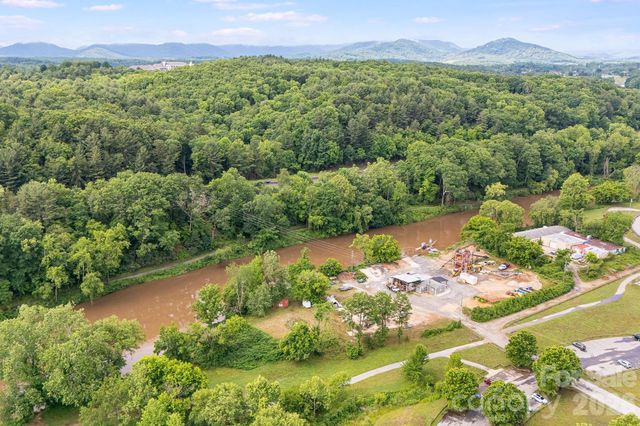 199 Amboy Road, Asheville, NC 28806