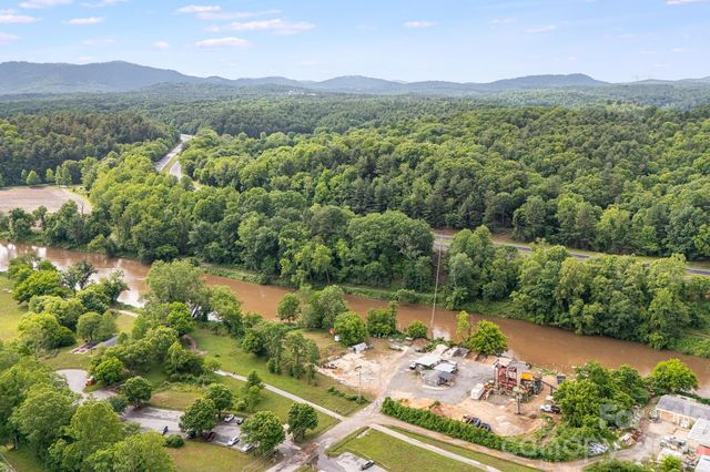 199 Amboy Road, Asheville, NC 28806