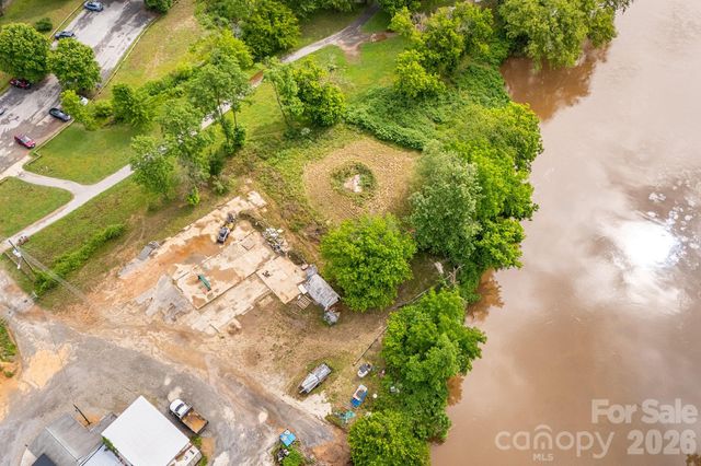 199 Amboy Road, Asheville, NC 28806