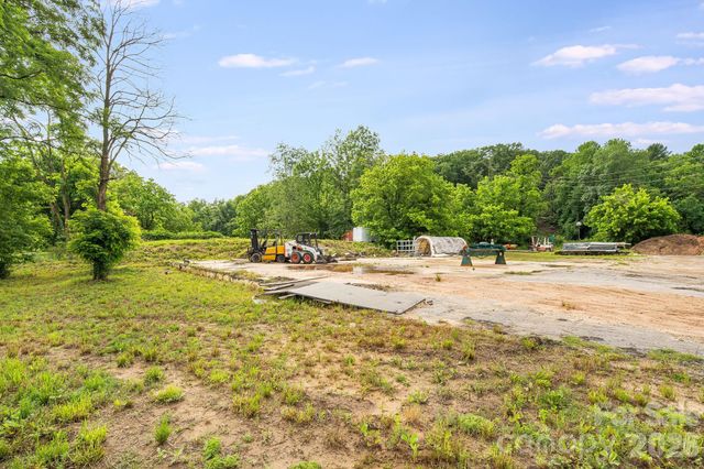 199 Amboy Road, Asheville, NC 28806
