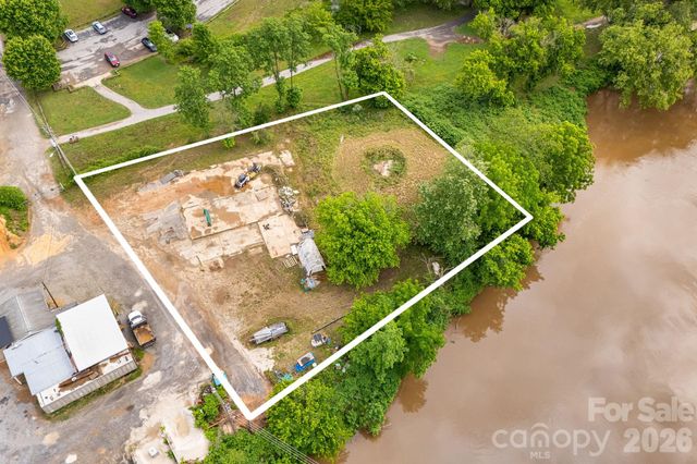 199 Amboy Road, Asheville, NC 28806