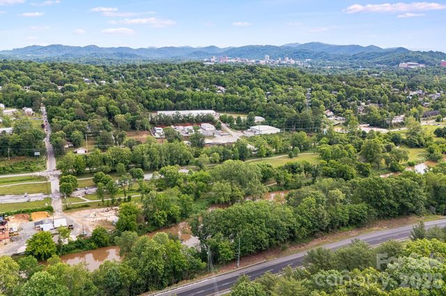 199 Amboy Road, Asheville, NC 28806