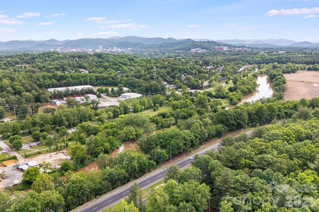 199 Amboy Road, Asheville, NC 28806