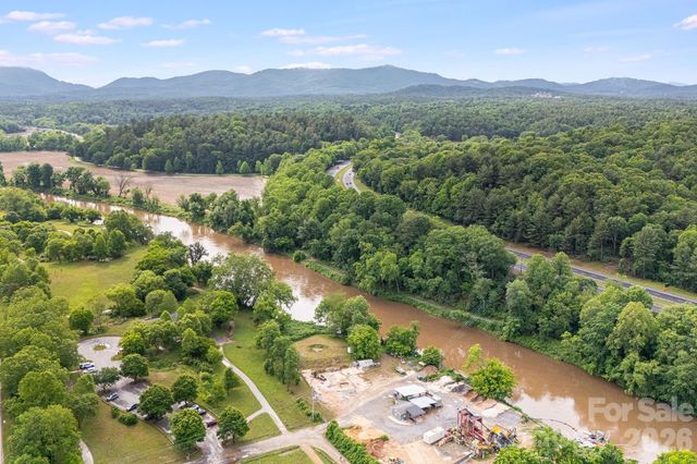 199 Amboy Road, Asheville, NC 28806