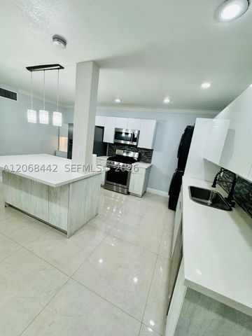 6812 Brookline Dr 6812, Hialeah, FL 33015