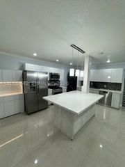 6812 Brookline Dr 6812, Hialeah, FL 33015