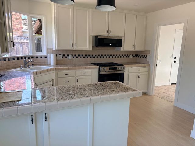 420 Pilgrim Drive, Capitola, CA 95010