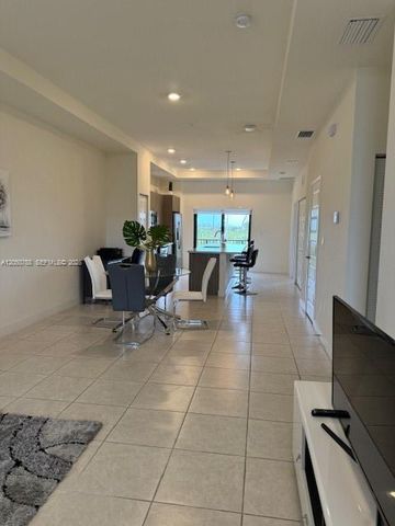 8031 NW 104th Ave 32, Doral, FL 33178