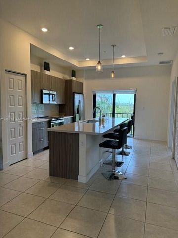 8031 NW 104th Ave 32, Doral, FL 33178
