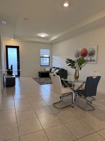 8031 NW 104th Ave 32, Doral, FL 33178