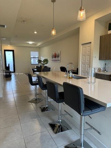 8031 NW 104th Ave 32, Doral, FL 33178