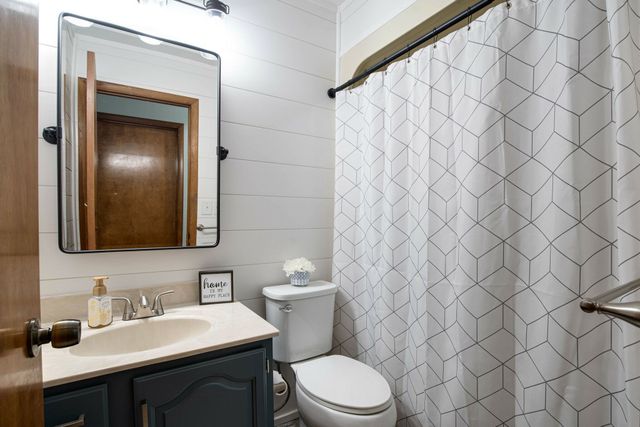 715 S Cannon Blvd, Shelbyville, TN 37160