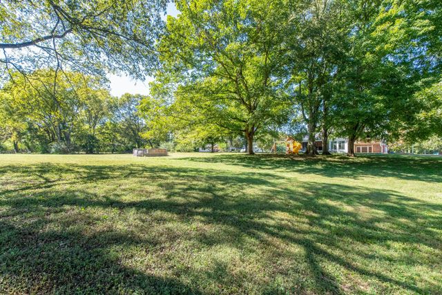 715 S Cannon Blvd, Shelbyville, TN 37160
