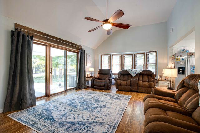 715 S Cannon Blvd, Shelbyville, TN 37160