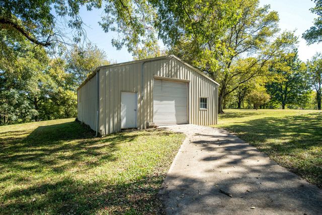 715 S Cannon Blvd, Shelbyville, TN 37160