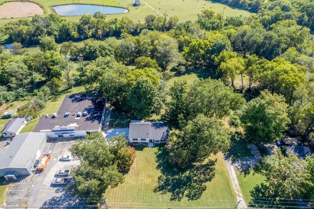 715 S Cannon Blvd, Shelbyville, TN 37160