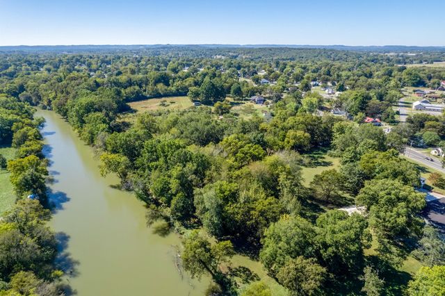 715 S Cannon Blvd, Shelbyville, TN 37160