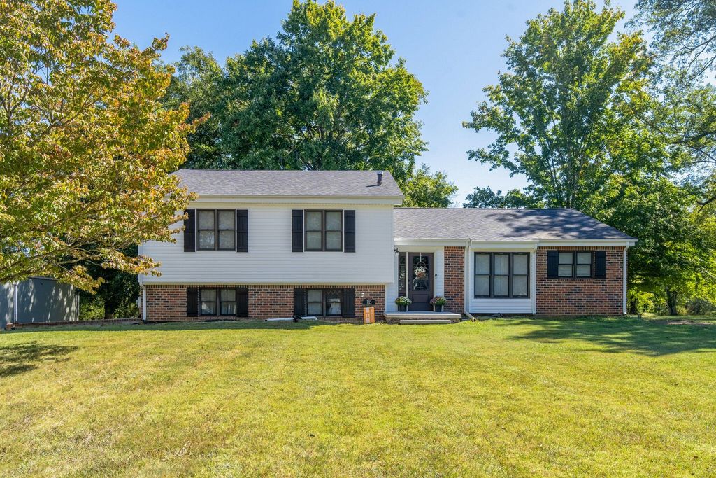 715 S Cannon Blvd, Shelbyville, TN 37160