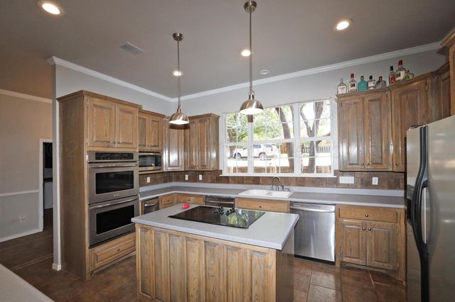 105 CIRCLE VIEW Drive, Amarillo, TX 79118