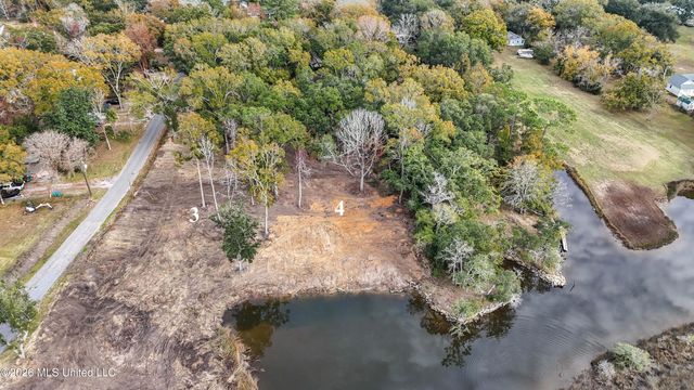 Hemlock Avenue, Moss Point, MS 39563