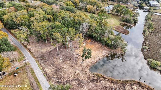 Hemlock Avenue, Moss Point, MS 39563