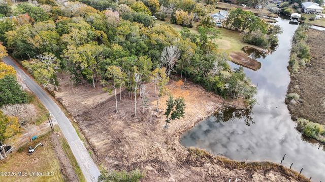 Hemlock Avenue, Moss Point, MS 39563