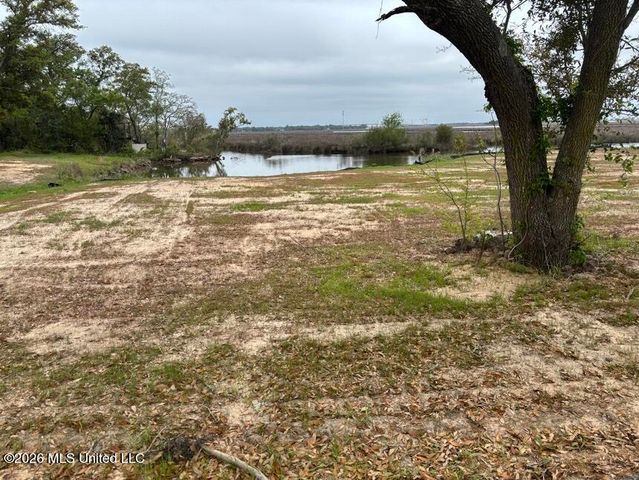 Hemlock Avenue, Moss Point, MS 39563