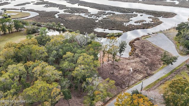 Hemlock Avenue, Moss Point, MS 39563
